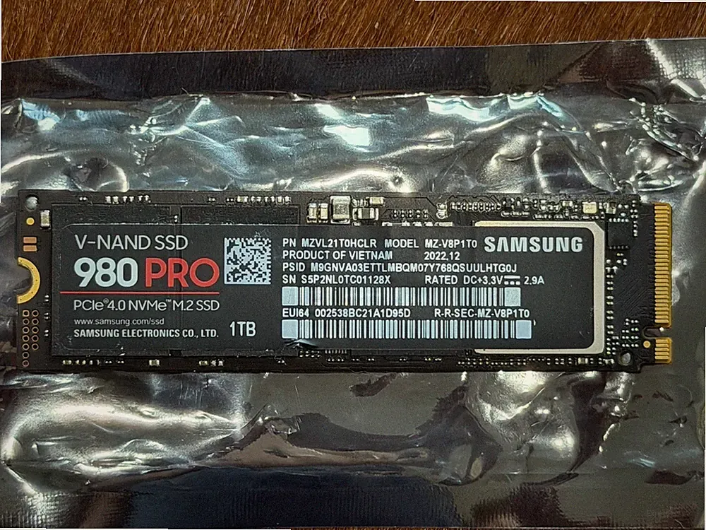 Samsung 980 PRO 1TB SSD, PCIe 4.0 x 4 M.2, M.2 2280 Internal Solid State...